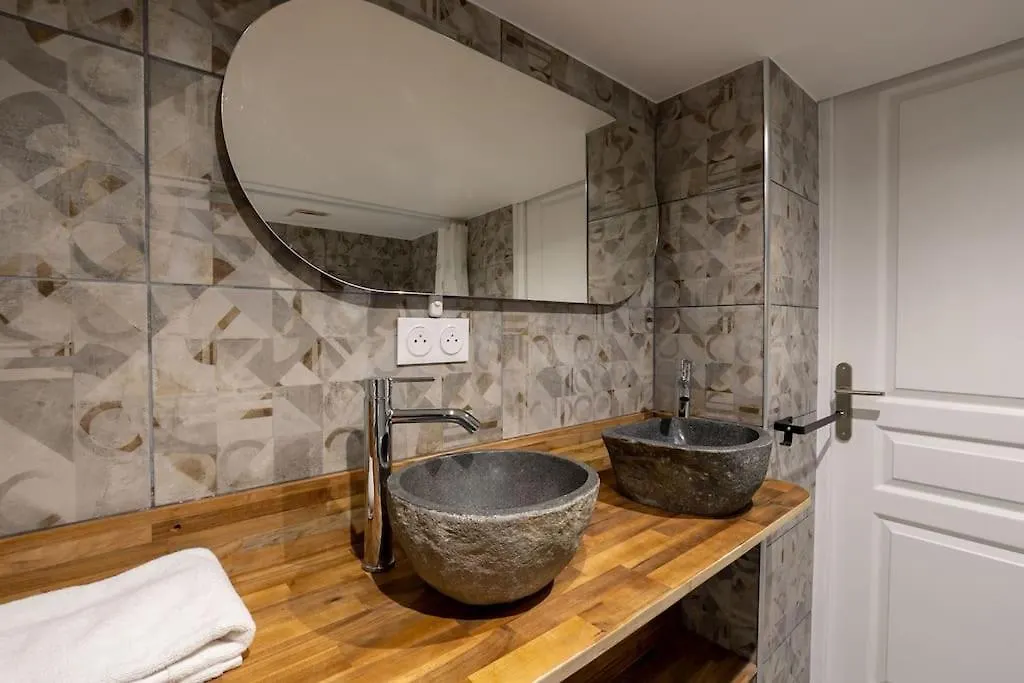 New Two Bedroom Two Bathroom Apartment Paris 15 Near Eiffel With Air Conditioning France