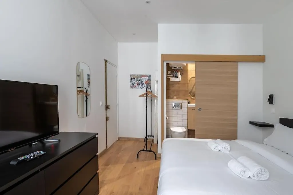 New 2 Br- 2 Bedroom In Paris 15 Eiffel Clim 0*,  France